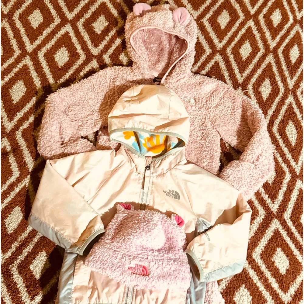 The North Face Toddler Girl Set - Pink Jacket, Onesie & Hat, Sizes all go to 2T - Picture 16 of 16